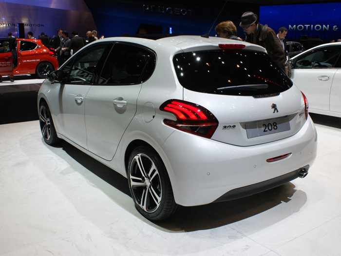 Peugeot показал обновленный 208